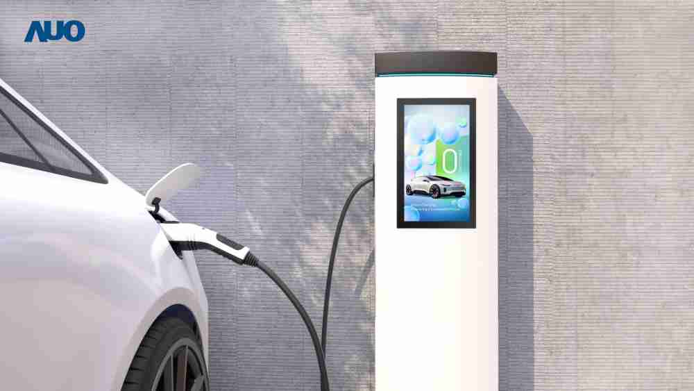 友達〝EVSE車用充電樁解決方案〞專為電動汽車充電樁設計，，具有高亮度、、克服戶外艱難環境的耐溫、、、、耐紫外線等特性，，，並搭載散熱性及擴充性強的高效能工業電腦，，，，可實現人機互動訴求，，，如資訊顯示、、、、支付等應用